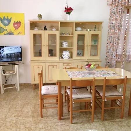 בית נופש Sara *